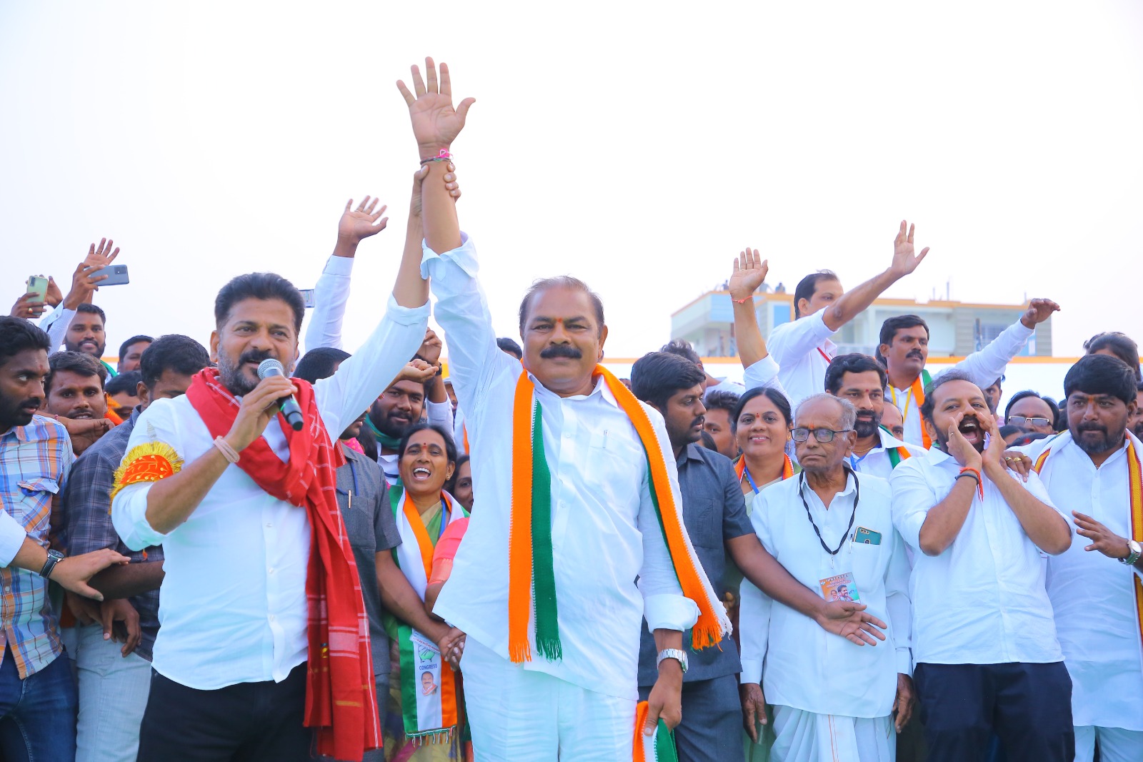 Congress is a tsunami in the country : దేశంలో కాంగ్రెస్‌ సునామీ