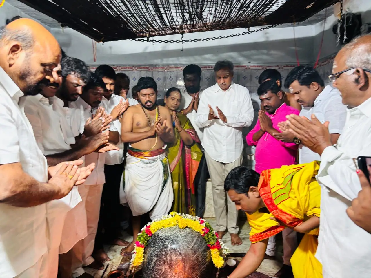 జనగామ మండలం చీటకోడూరు శ్రీ పంచకోసు రామ లింగేశ్వర స్వామికి జనగామ ఎమ్మెల్యే పల్లా రాజేశ్వర్రెడ్డి పత్యేక పూజలు చేశారు.